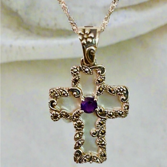 Silver Cross Pendant Necklace! - Picture 7 of 7